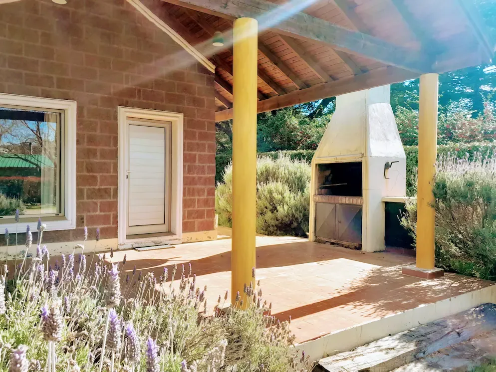 Imagen de Galería con parrilla