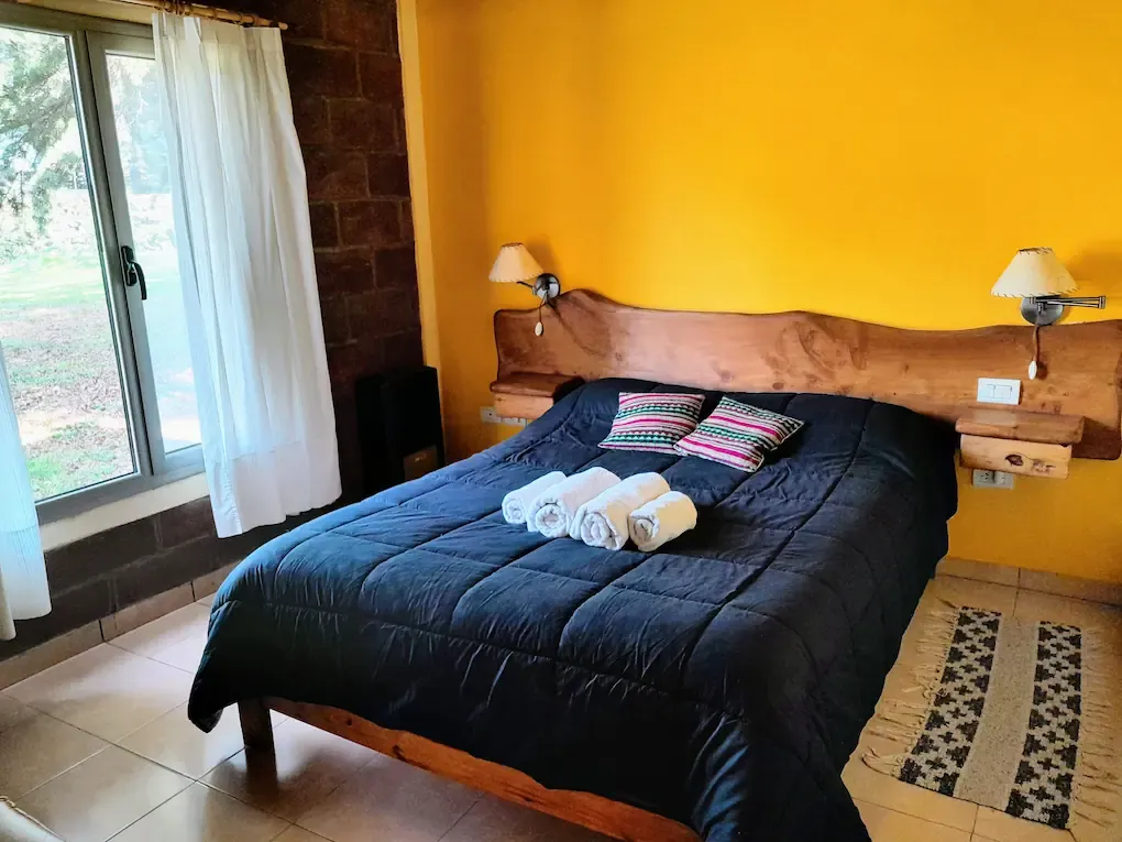 Imagen de Habitación con cama matrimonial